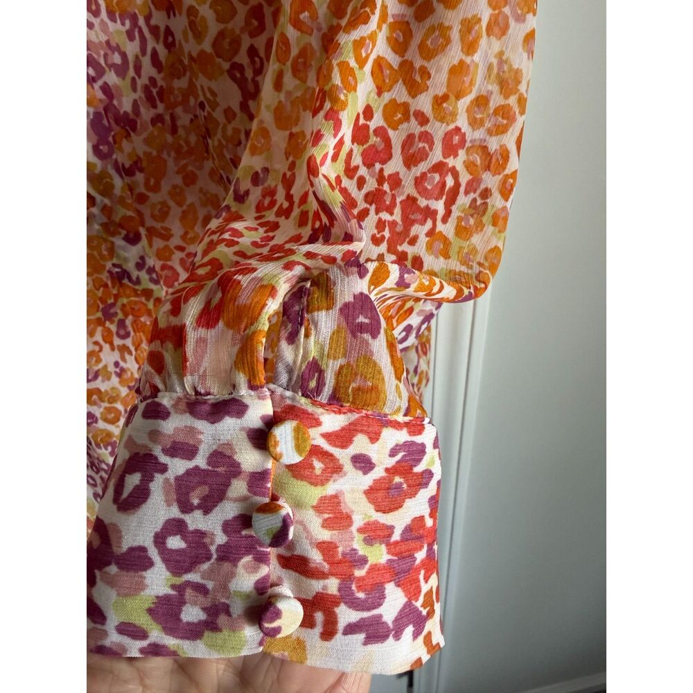Chico’s Size 2 Colorful Leopard Print Blouse Lightweight Button Front Top - Picture 5 of 8